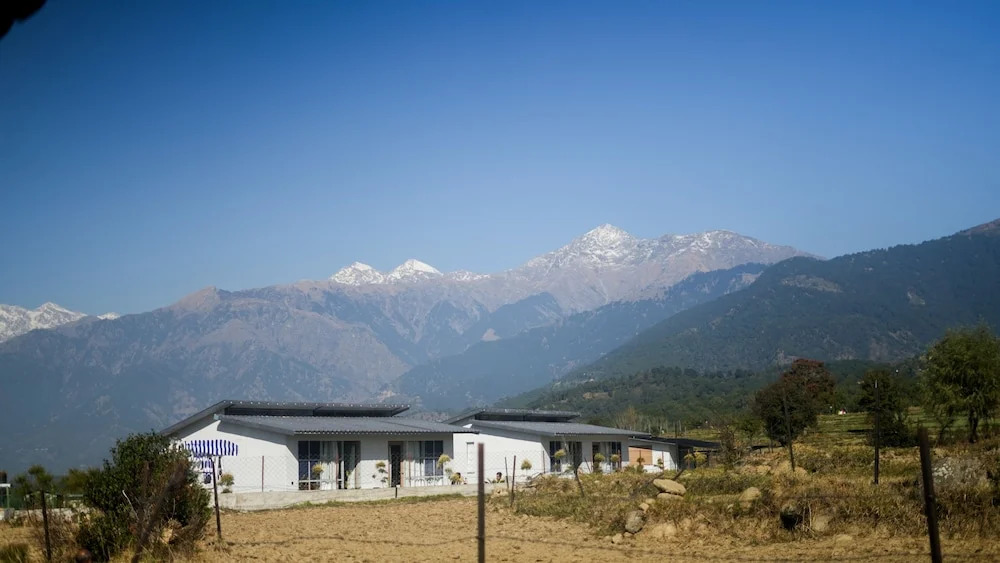 Бир: Bir Valley Retreat