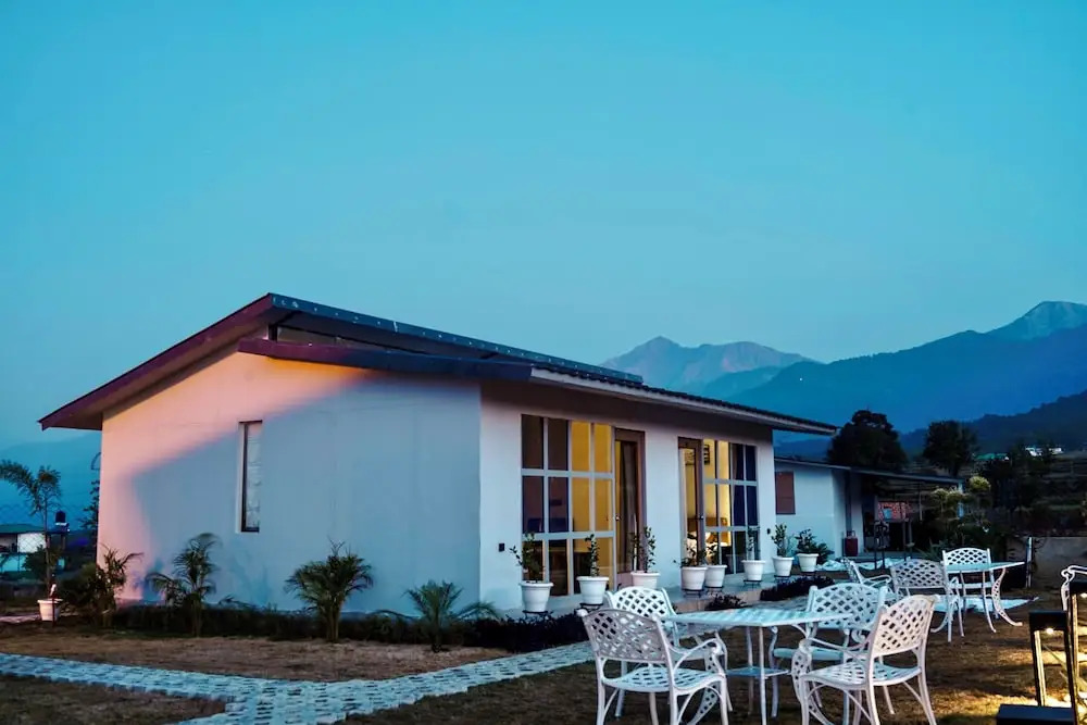Бир: Bir Valley Retreat