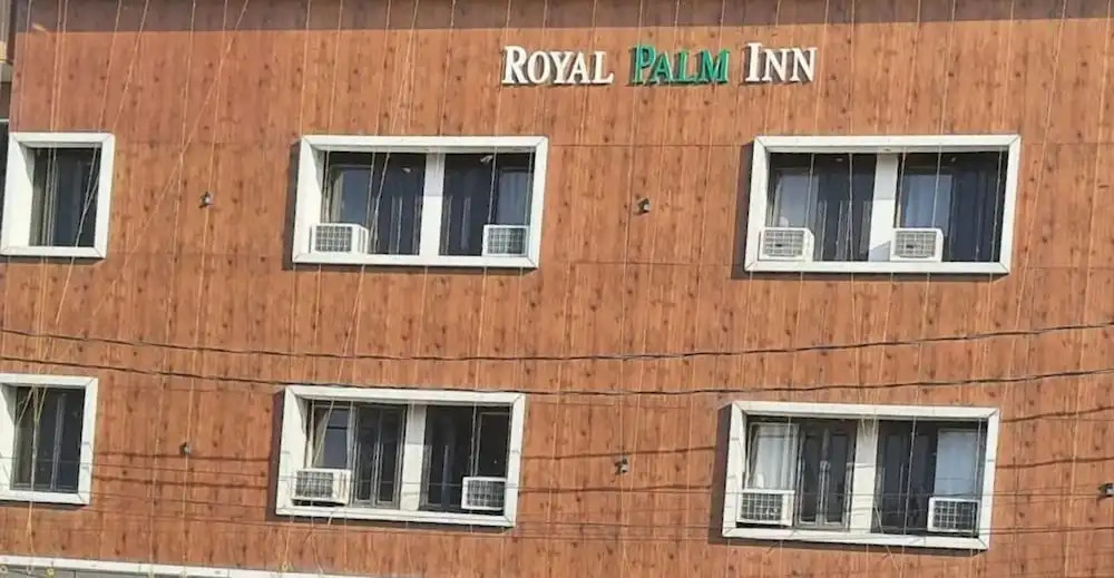 Файзабад: Royal Palm Inn