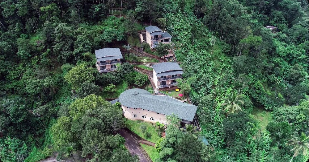 Куттикканам: The Violet Thekkady