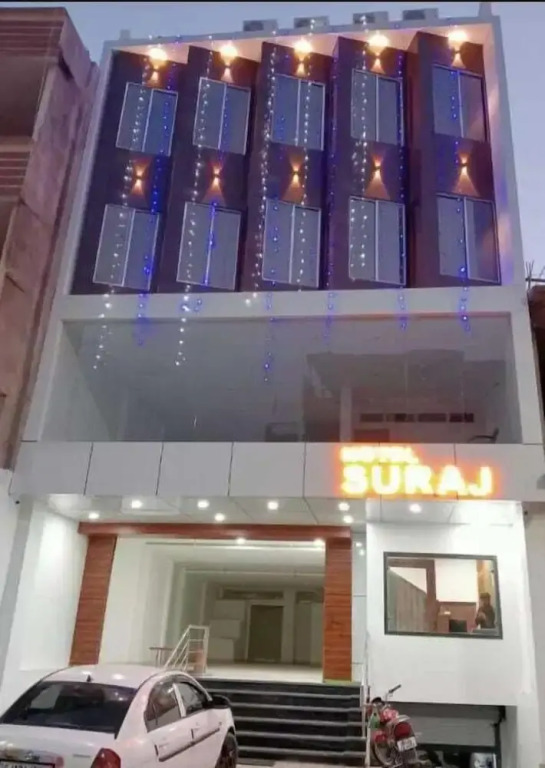 Индаур: Hotel Suraj