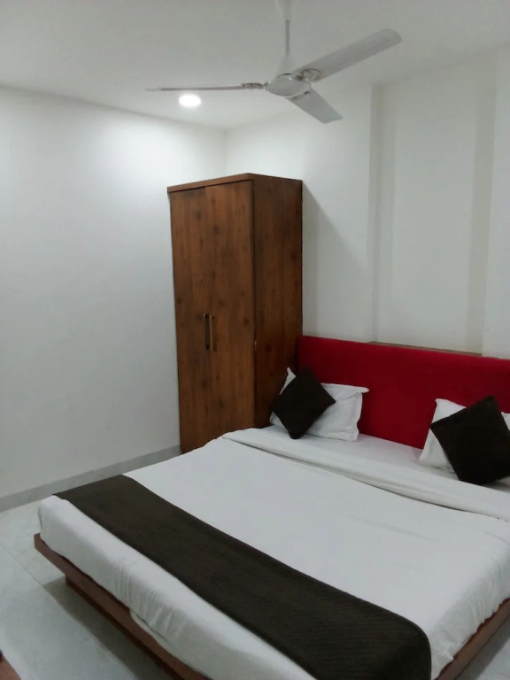 Индаур: Hotel Suraj
