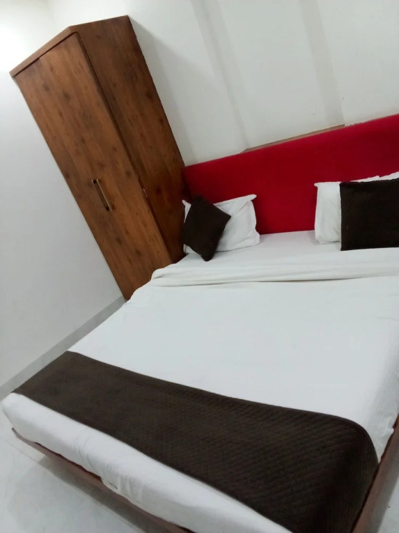 Индаур: Hotel Suraj
