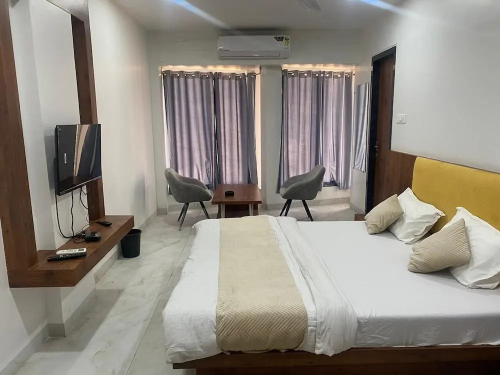 Индаур: Hotel Suraj