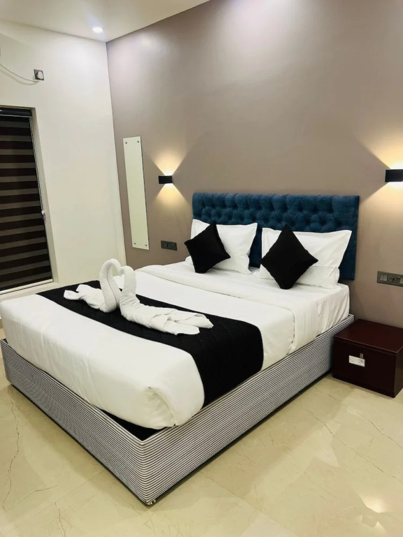 Вайпин: The Lotaz Hotel
