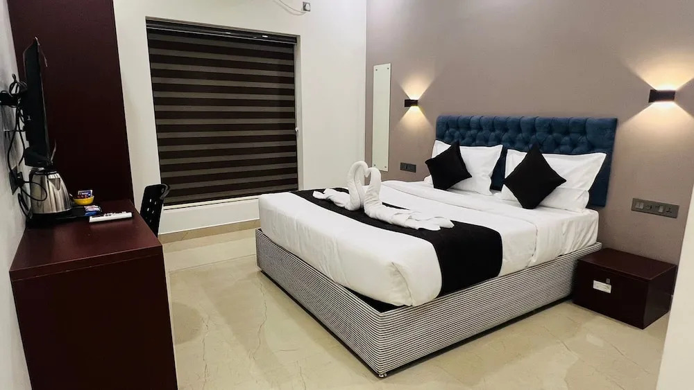 Вайпин: The Lotaz Hotel