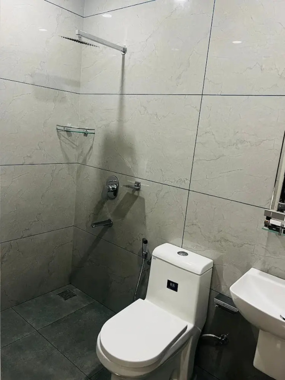Вайпин: The Lotaz Hotel
