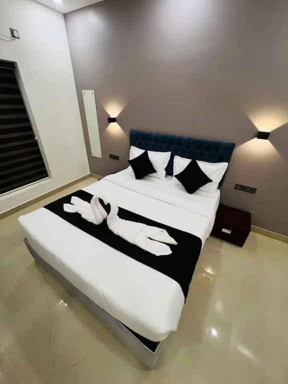 Вайпин: The Lotaz Hotel