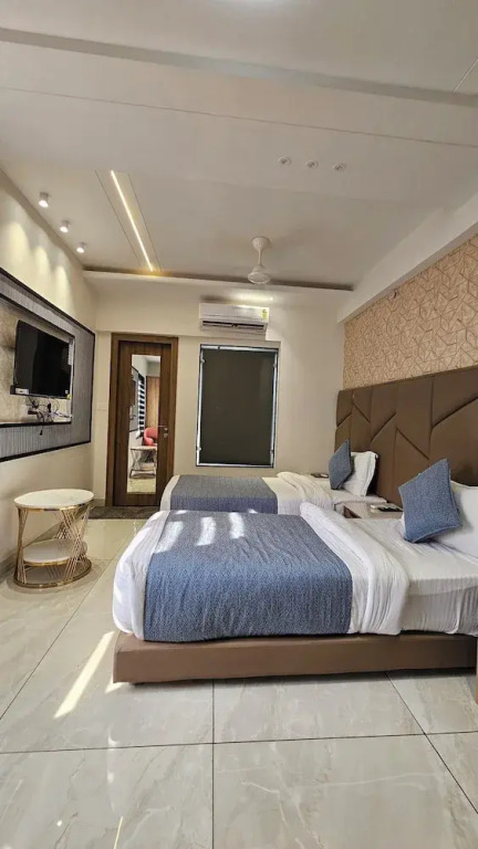 Индаур: Hotel Carnival