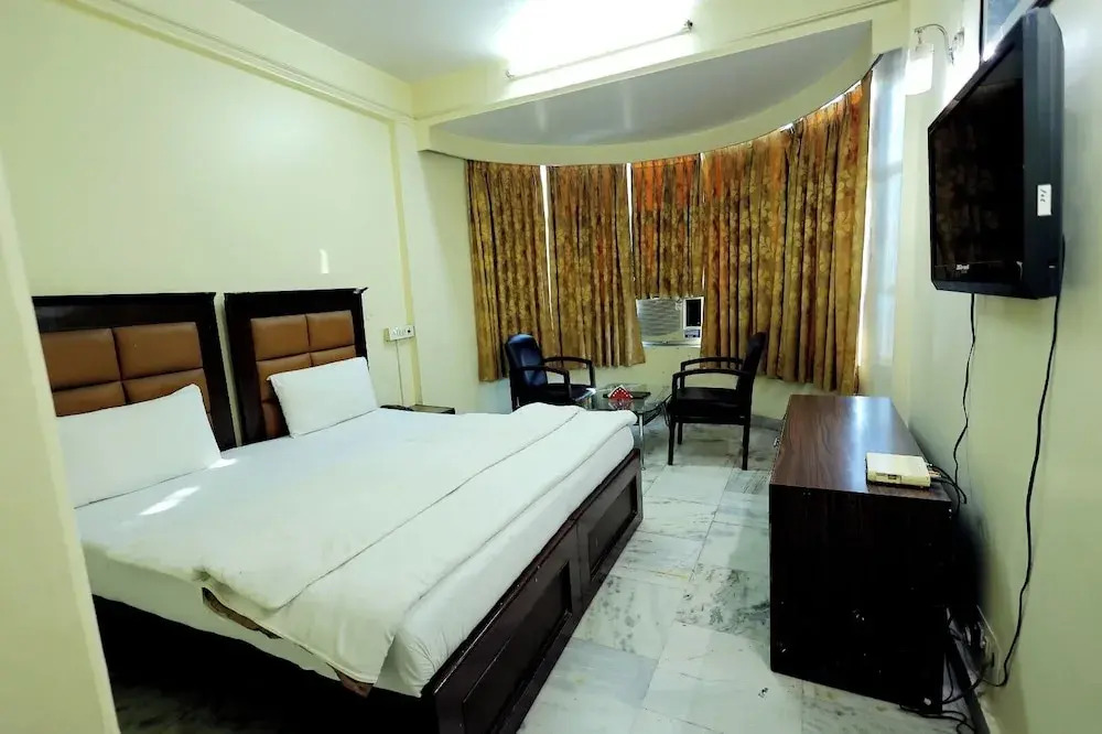 Канпур: Hotel Paradise