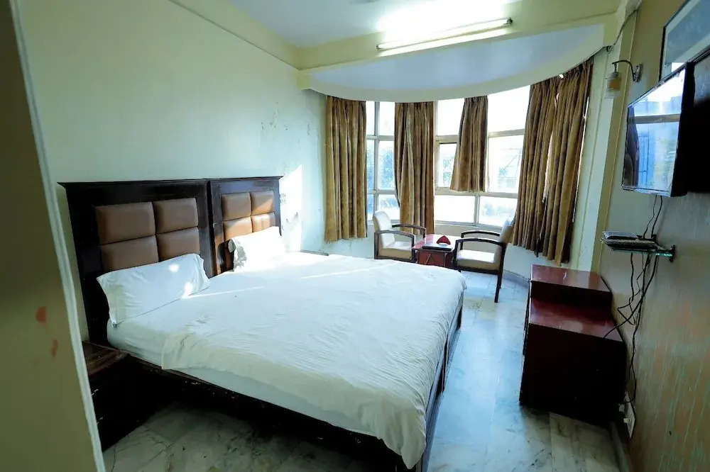 Канпур: Hotel Paradise