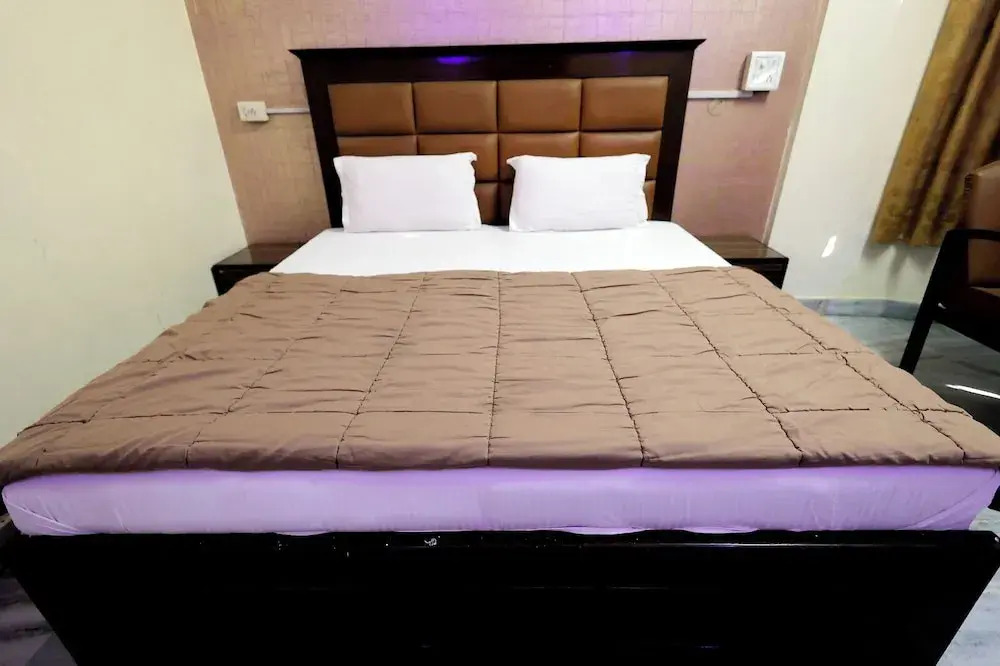 Канпур: Hotel Paradise