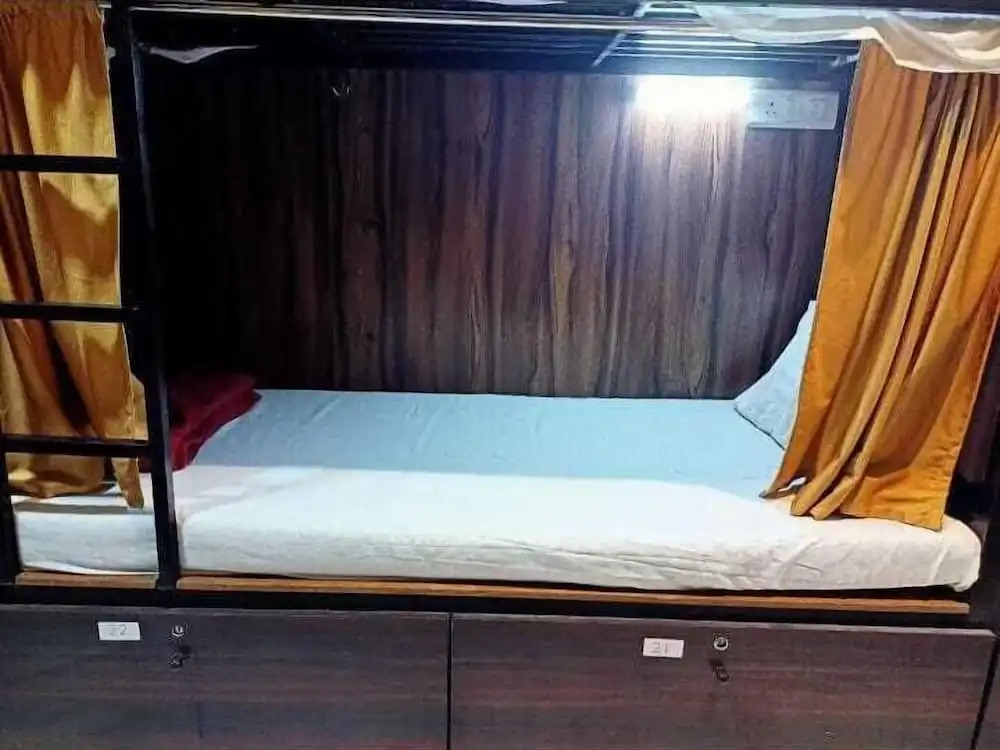 Мумбаи: Golden View Dormitory