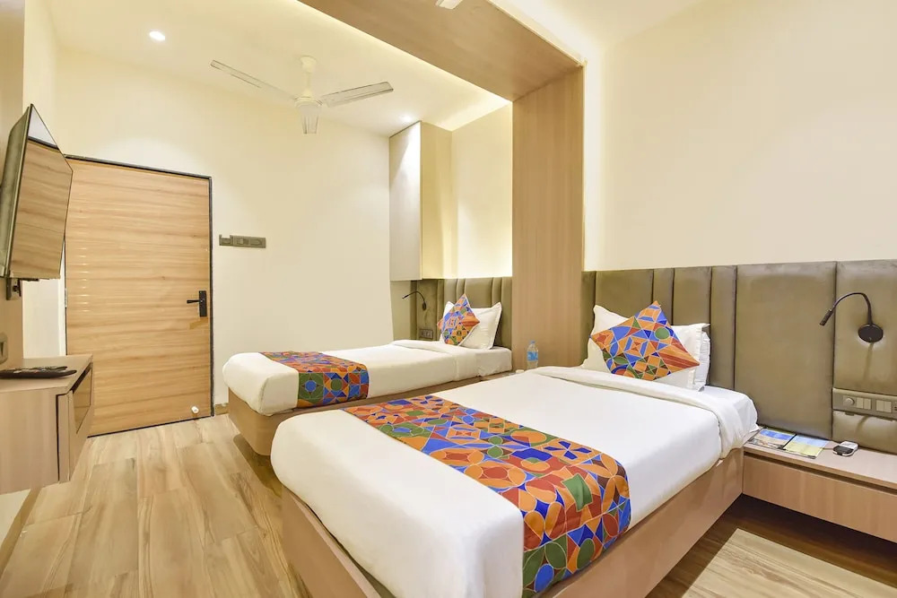 Индаур: Fabhotel Kesar