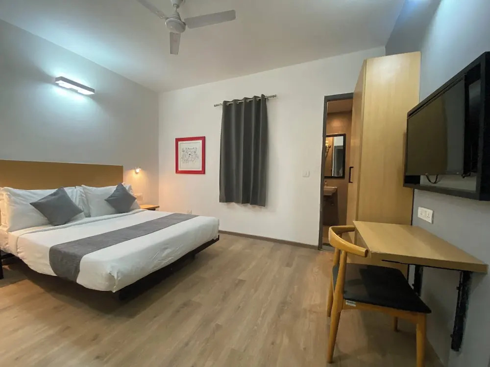 Фаридабад: Hotel Crown Omaxe The Forest Spa view