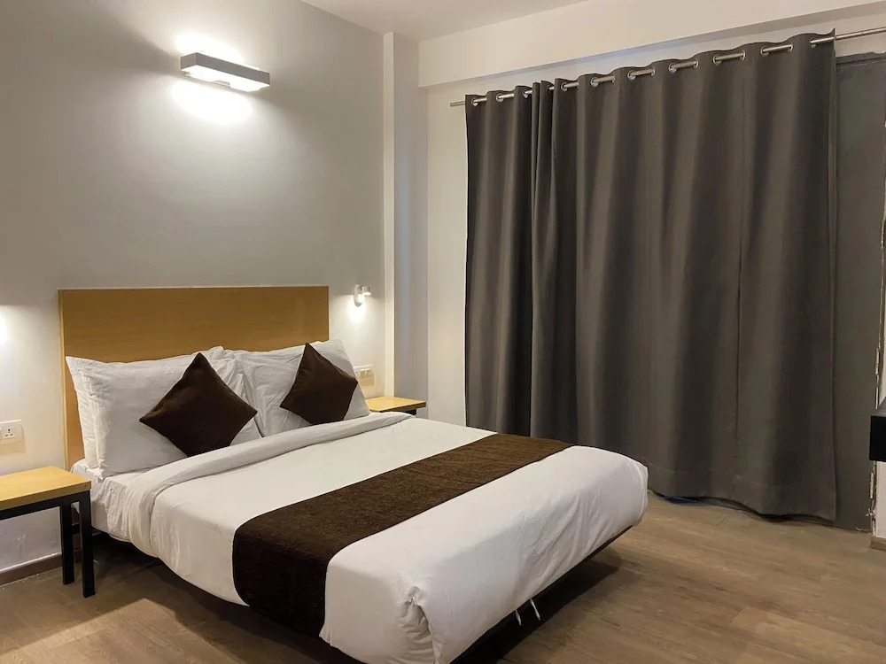 Фаридабад: Hotel Crown Omaxe The Forest Spa view