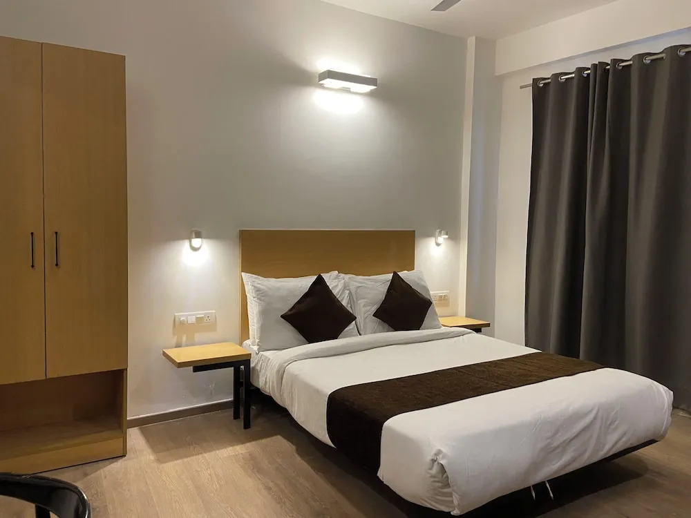 Фаридабад: Hotel Crown Omaxe The Forest Spa view