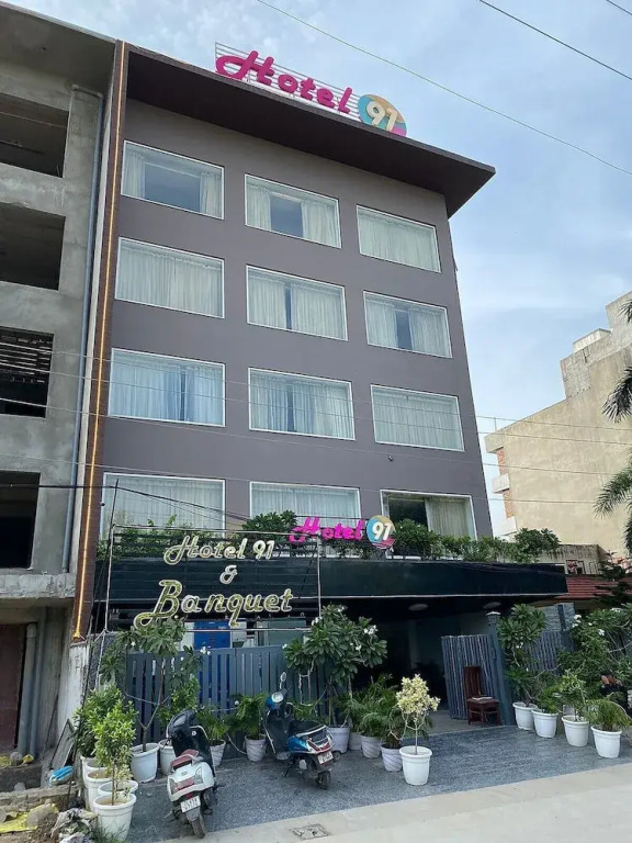 Гуруграм: Hotel 91 Huda City Centre