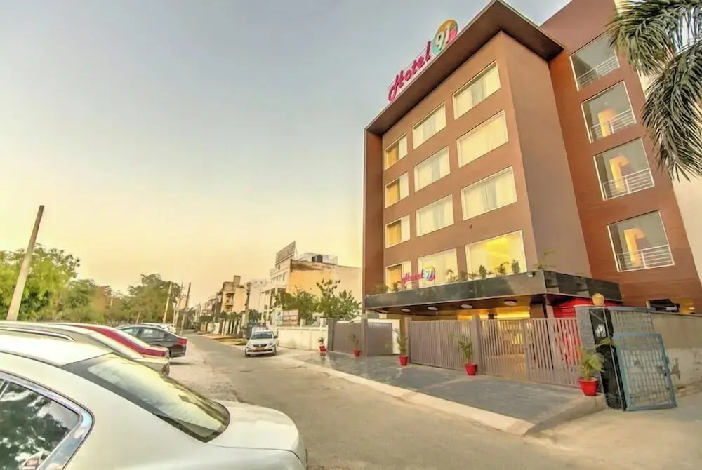 Гуруграм: Hotel 91 Huda City Centre