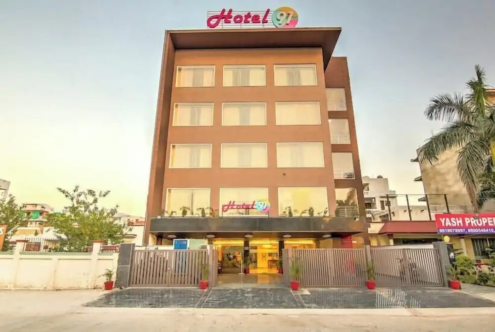 Гуруграм: Hotel 91 Huda City Centre