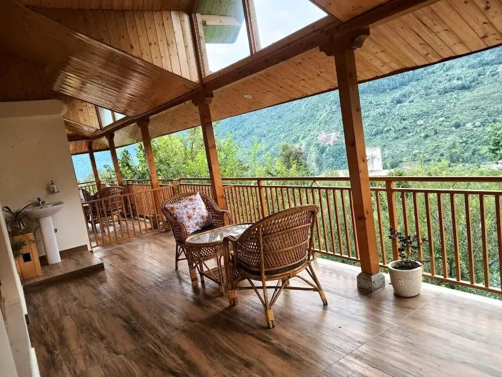 Манали: Heaven Inn Manali