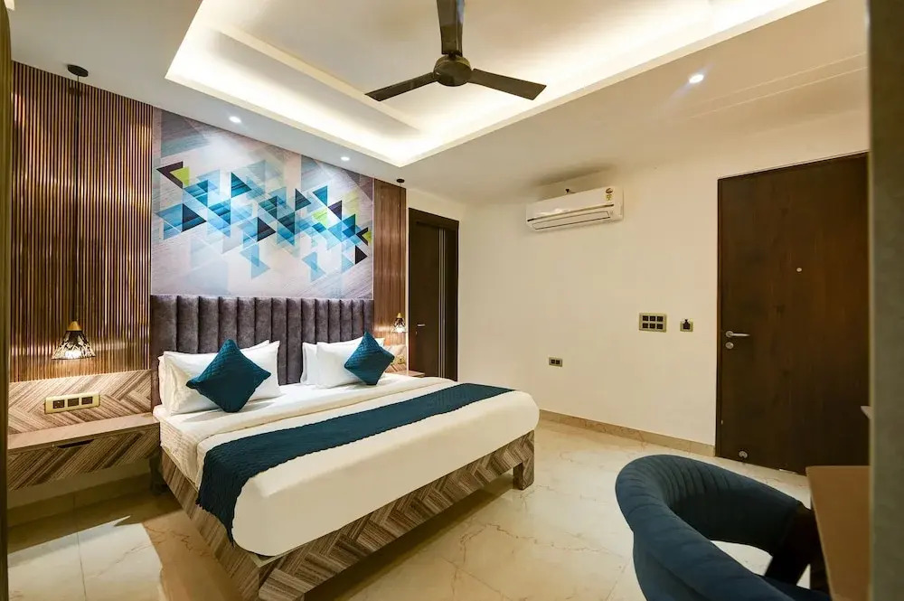 Нойда: Suite Grand Plaza Noida