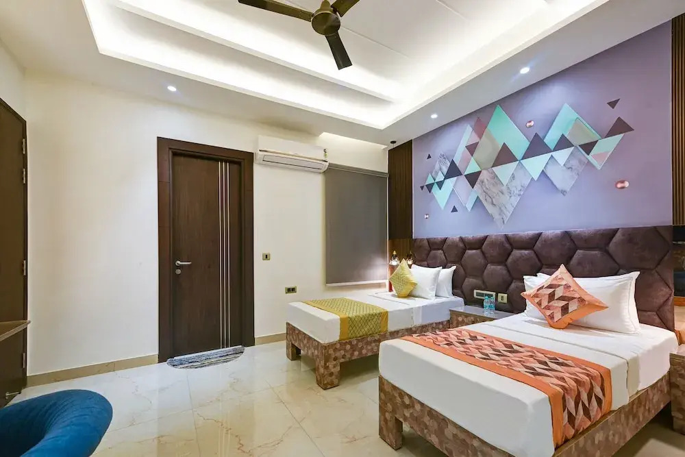 Нойда: Suite Grand Plaza Noida