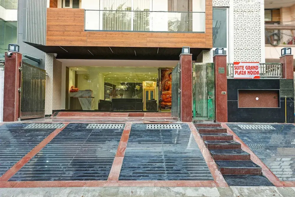 Нойда: Suite Grand Plaza Noida