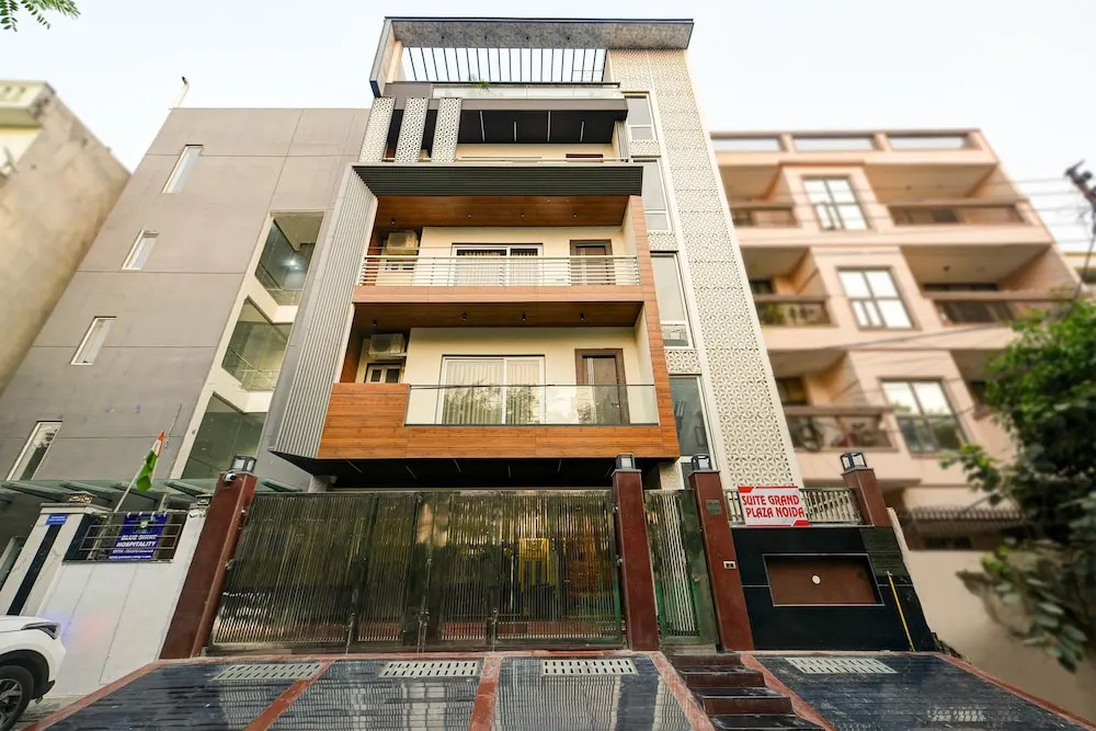 Нойда: Suite Grand Plaza Noida