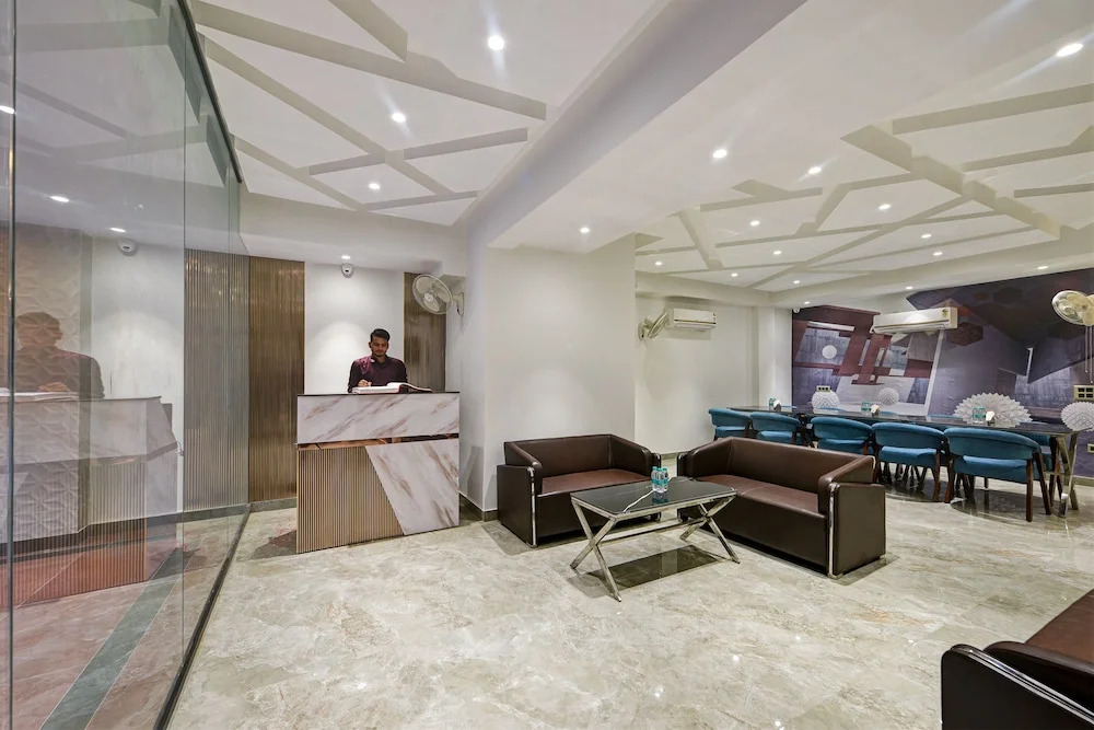 Нойда: Suite Grand Plaza Noida