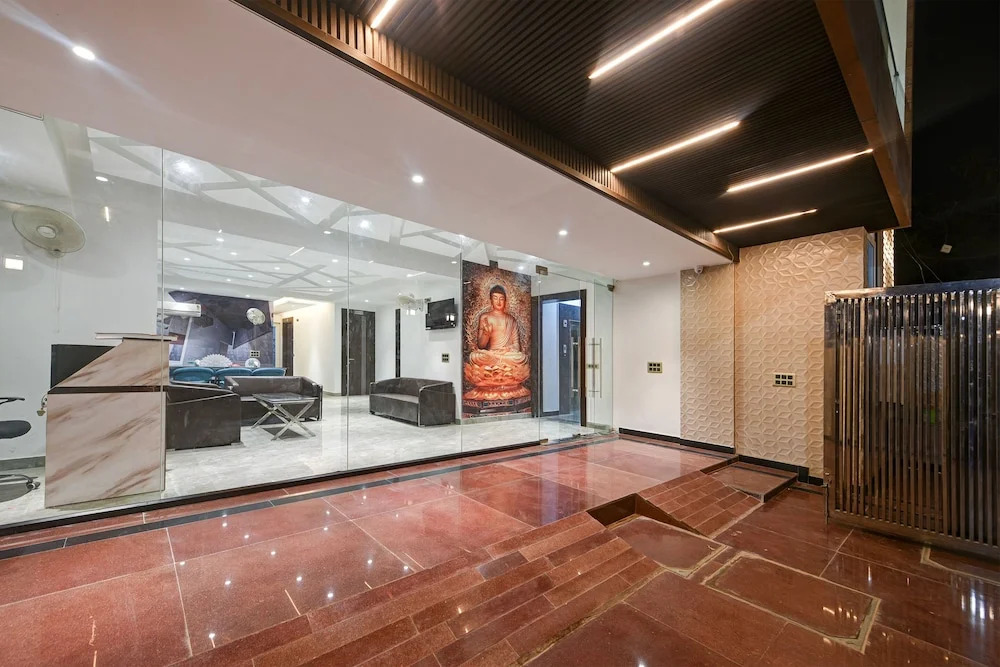 Нойда: Suite Grand Plaza Noida