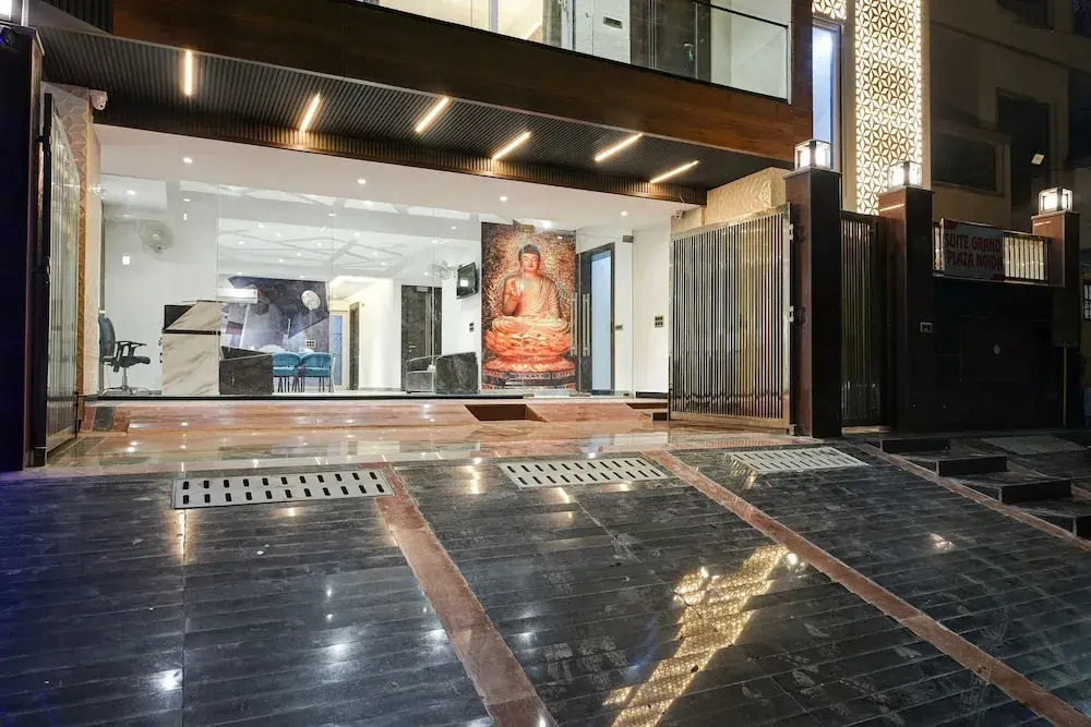 Нойда: Suite Grand Plaza Noida