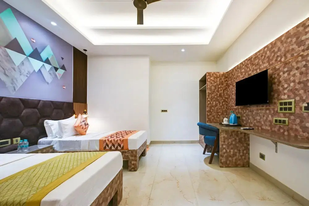 Нойда: Suite Grand Plaza Noida