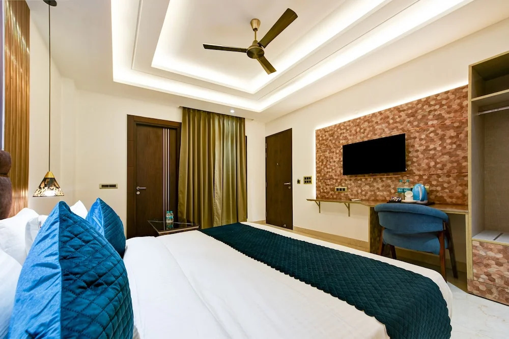 Нойда: Suite Grand Plaza Noida