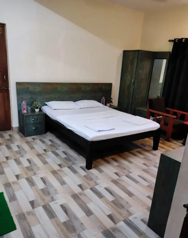 Анджуна: Colors Guest House
