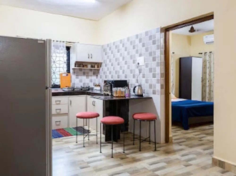 Анджуна: Colors Guest House