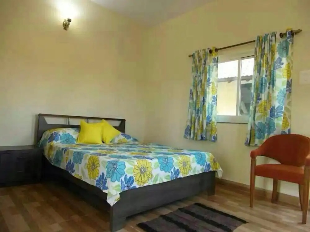 Анджуна: Colors Guest House