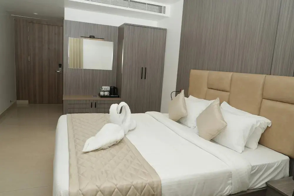 Карур: Kongu Residency