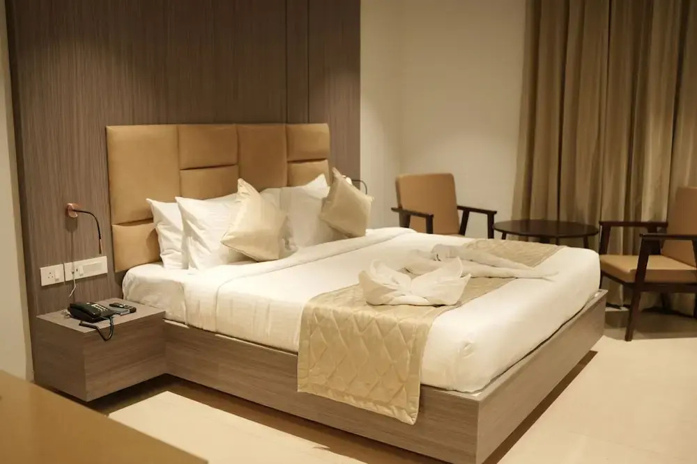 Карур: Kongu Residency