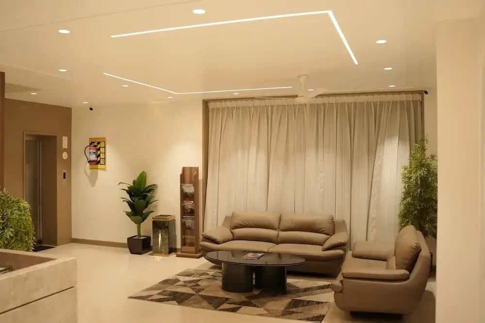 Карур: Kongu Residency