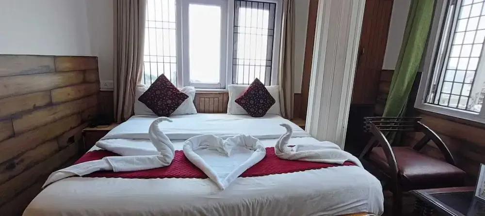 Шимла: Hotel Apsara By GRB