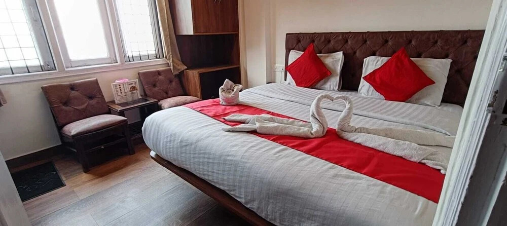 Шимла: Hotel Apsara By GRB
