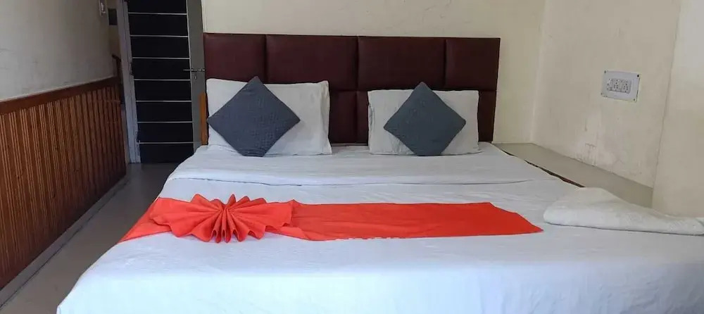 Шимла: Hotel Apsara By GRB