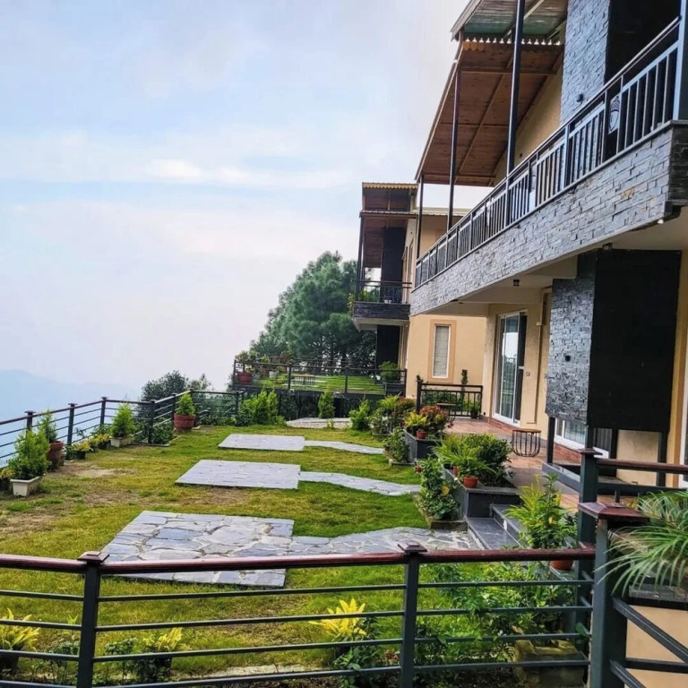 Наинитал: The Cozy Acorn Resort