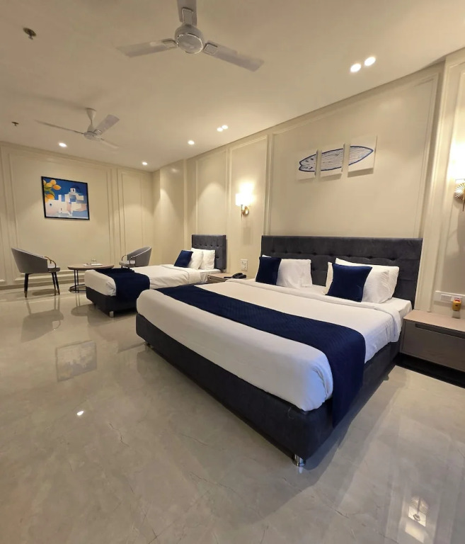 Чандрапур: Western Hotel