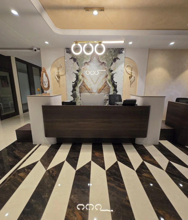 Чандрапур: Western Hotel
