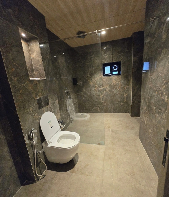 Чандрапур: Western Hotel