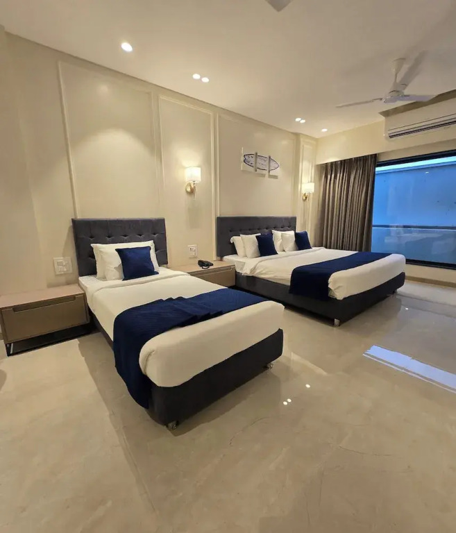 Чандрапур: Western Hotel
