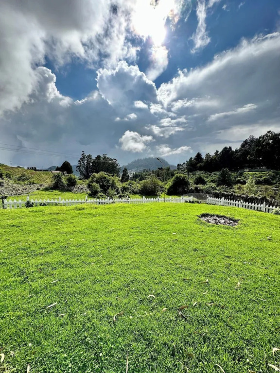 Ути: Hoopoe House