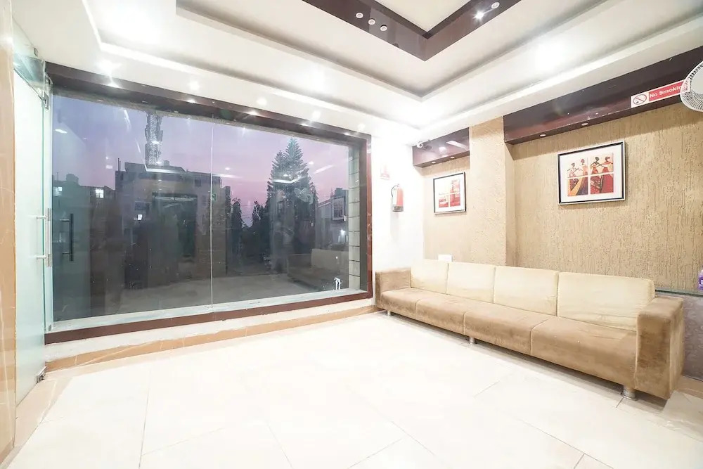 Бхопал: Fabhotel Johri Regency